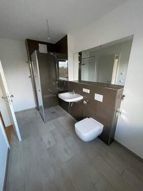 Badezimmer - 2 Zimmer Etagenwohnung zur Miete in Schweinfurt