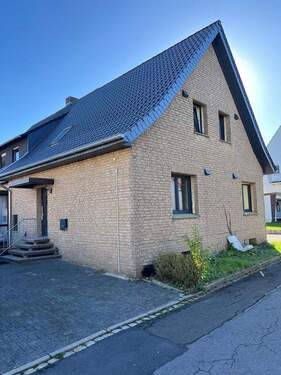 Haus Nordansicht - 4 Zimmer Doppelhaushälfte in Lübbecke