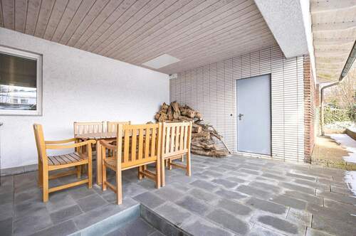 Überdachte Terrasse Nr. 3 – Zugang unter anderem von der Küche - 