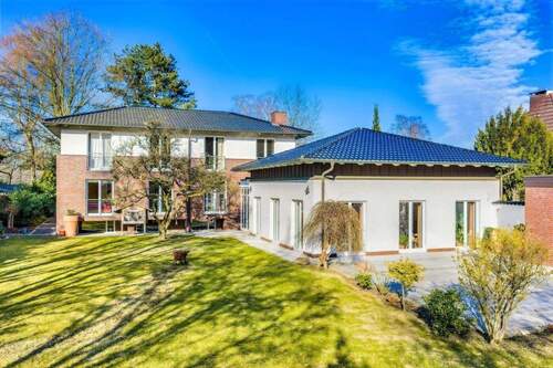 Hausrückseite - 3 Zimmer Etagenwohnung in Hamburg