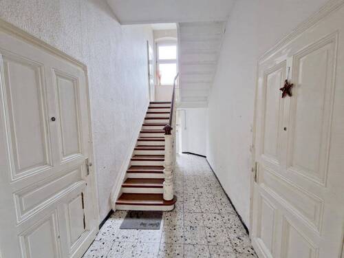 Treppenhaus - Mehrfamilienhaus, Wohnhaus in Oberhausen zum Kaufen