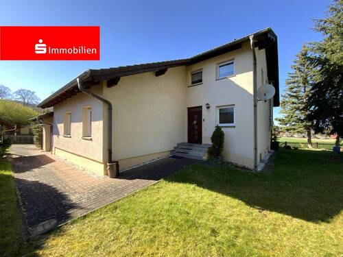 Eingangsbereich - Geräumiges Einfamilienhaus mit großem Grundstück