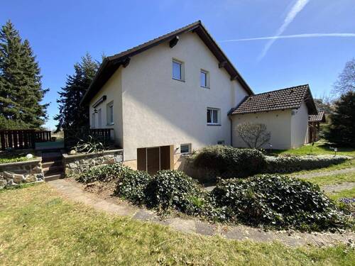 Seitenansicht - 5 Zimmer Einfamilienhaus in Saalfeld