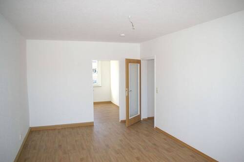 Wohnzimmer - Etagenwohnung mit 65,00 m&sup2; in Kahla zur Miete