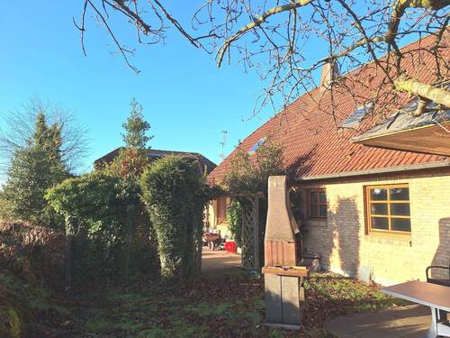 Die Terrasse mit Grill der Ferienwohnung 1 - 