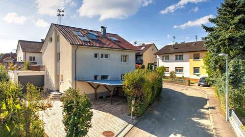 Eingang und Hof - 8 Zimmer Mehrfamilienhaus, Wohnhaus zum Kaufen in Sindelfingen