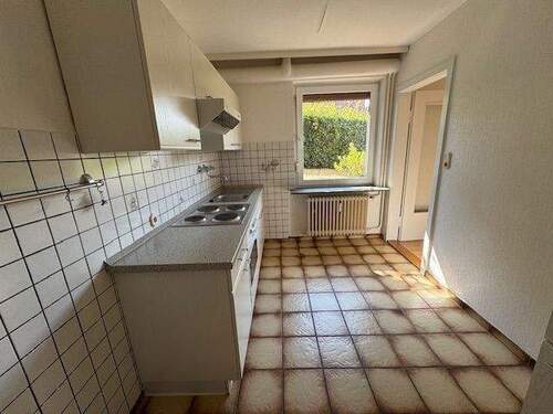 Küche mit Einbauküche - 