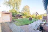 Der eingewachsene Garten des Hauses hat viel zu bieten - Einfamilienhaus mit 151,20 m&sup2; in Wilhelmshaven zum Kaufen