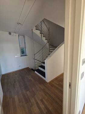 Treppenaufgang - Reihenmittelhaus mit 229,00 m&sup2; in Brixen zum Kaufen