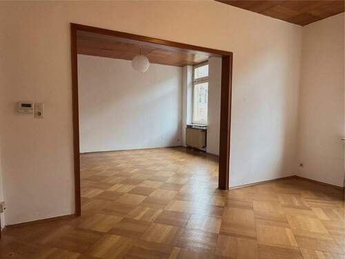 Bild 1 - Mittelstraße: 3 ZKB mit Tageslichtbad im Altbau