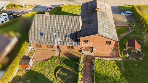 Außenansicht Drohne 4-1 - 9 Zimmer Mehrfamilienhaus, Wohnhaus in Ascheffel