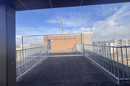 Wäsche trocknen auf dem Dach - 