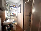 Bad mit Dusche - 