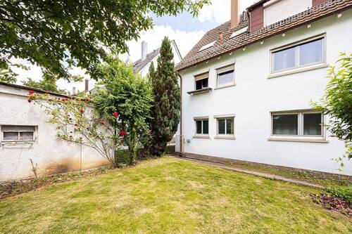 Garten - 8 Zimmer Mehrfamilienhaus, Wohnhaus in Stuttgart