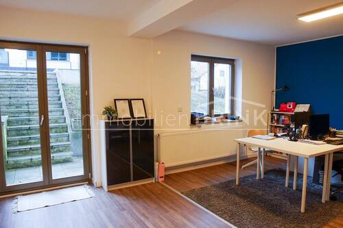 Büro mit separatem Zugang von Außen UG - 
