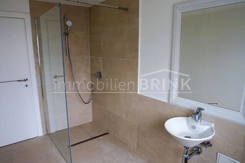 Duschbad mit Tageslicht UG - 