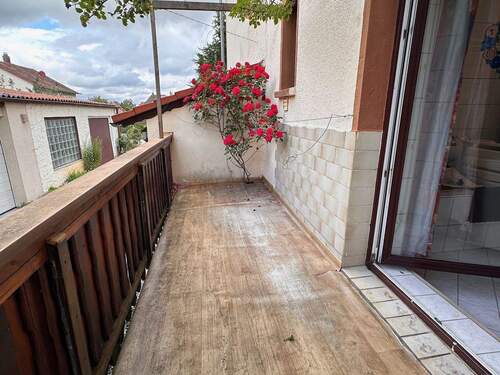 Balkon mit Holzboden - 