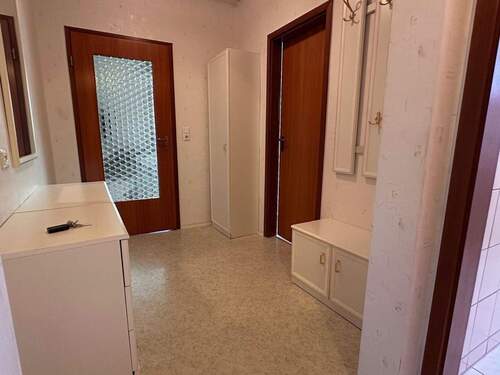 Flur Wohnung EG links - 