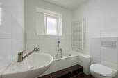 Badezimmer 1. OG - 