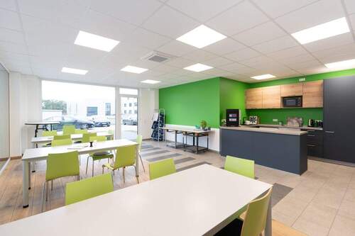 großzügiger Aufenthaltsbereich - Einfamilienhaus in Schloß Holte-Stukenbrock