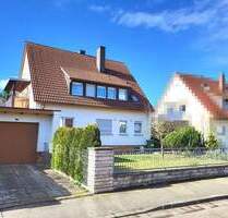 Massiv gebautes 2 Familienhaus - auf einem ca. 758 m² großen Grundstück - Wendelstein OT.
