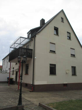 IMG_0002.JPG - Dreifamilienhaus auf teilbarem Grundstück mit bebaubarer Teilfläche für ein weiteres Wohnhaus.Mögliche Jahresmieteinnahme 16.320,00 € in Bergrheinfeld