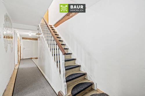 Flur-Treppenaufgang - 
