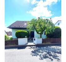 Provisionsfreies Mehrgenerationenhaus in Top-Lage von Cadolzburg mit Garten, 5 Schlafzimmer und ELW