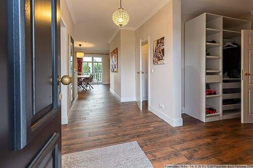 Hauseingang und Gäste-WC - 