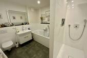 Vollbad im Obergeschoss - 