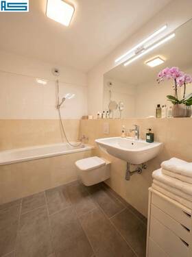 Badezimmer (KI unterstützt) - 