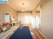 Balkonzimmer Hof2 (KI unterstützt) - 