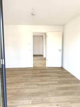 Blick von Balkon in Zimmer 2 - 