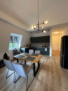 Wohnen und Küche - 3 Zimmer Etagenwohnung zur Miete in Landau