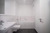 Badezimmer mit Wanne - 