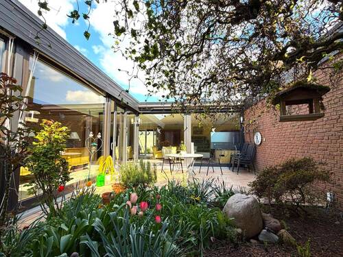 Atrium.jpeg - Bungalow der Extraklasse mit viel Platz, großem Garten und zweiter Wohneinheit
