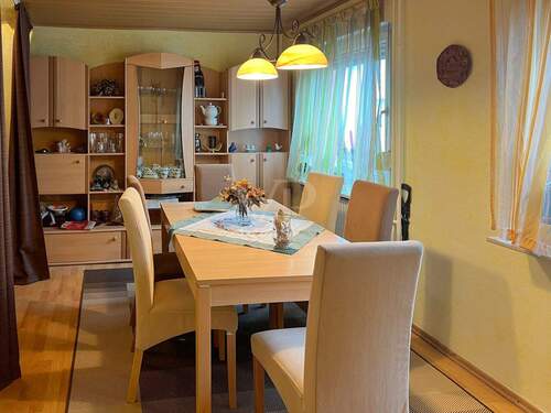 Esszimmer mit Wohnzimmer - 6 Zimmer Einfamilienhaus zum Kaufen in Offenburg / Zunsweier