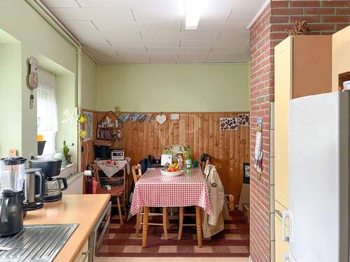 Küche mit kleinem Essbereich - 6 Zimmer Einfamilienhaus in Offenburg / Zunsweier