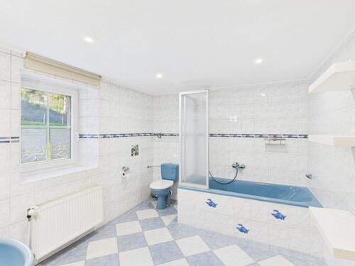 Badezimmer Wohnung EG - 