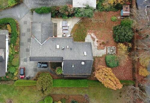 Luftbild - 9 Zimmer Einfamilienhaus zum Kaufen in Wiehl