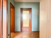 Flur - 2 Zimmer Etagenwohnung zum Kaufen in Hannover