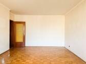 Wohnzimmer - Etagenwohnung mit 64,60 m&sup2; in Hannover zum Kaufen