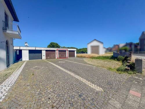 23 Zufahrt Garage - 