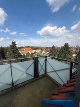 Balkon - Wohnen über den Dächern: Charmante 3-Zimmer-DG-Wohnung mit Balkon