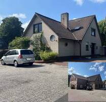 2 Häuser (8 Wohnungen), Doppelgarage und 12 PKW-Stellplätze! - Aurich-Plaggenburg
