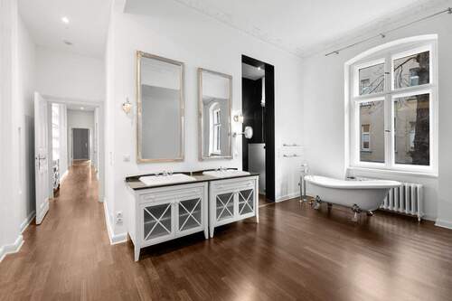Bild 1 - Großzügige Beletage-Wohnung: Eleganz und Charme in der Pariser Straße