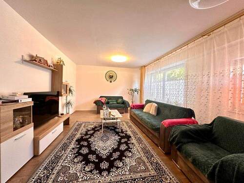 Geräumiges Wohnzimmer - 