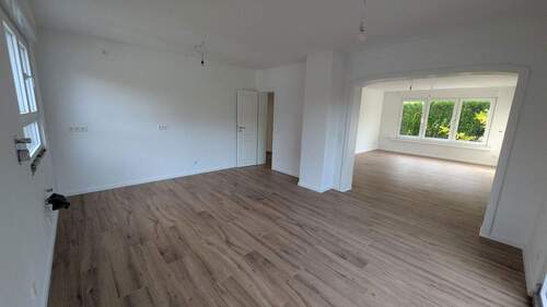 Offene Küche Essz. + Wohnz. - Erstbezug der Extraklasse - Garten, Terrassen & Bürofläche