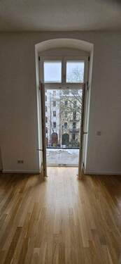 Blick auf den Balkon - 2 Zimmer Etagenwohnung in Berlin