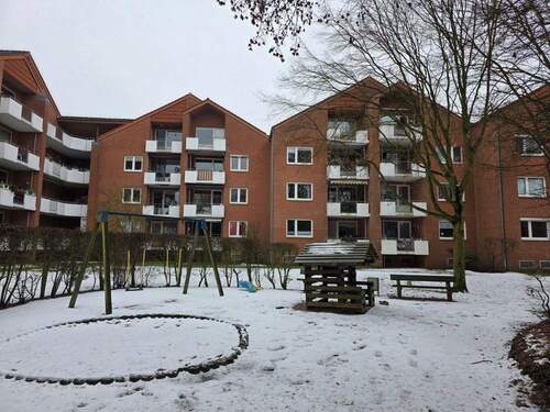 Garten - Gepflegte 2-Zimmer-Wohnung mit Loggia und Kfz-Stellplatz
